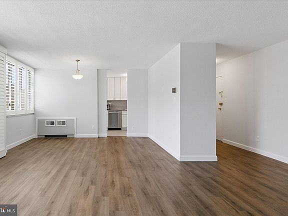 4th image of 1301 S Arlington Ridge Rd APT 308