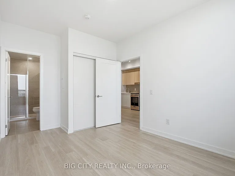 5105 Hurontario St #1601 — Photo 18