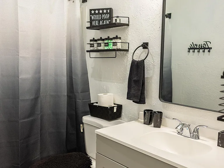 708 Navidad St #B — Photo 17