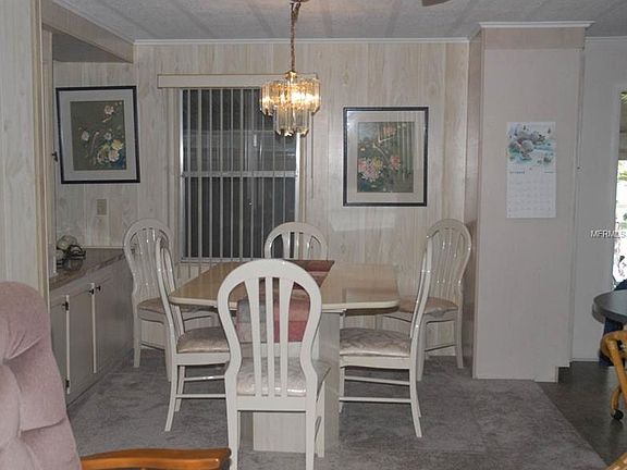 4th image of 216 Meadowlark Dr