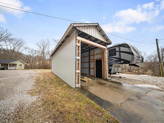 5th image of 7841 Rosewood Dr