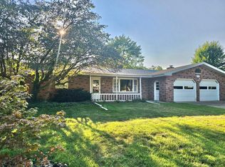 5542 W Hiawatha Ln, Stevensville, MI 49127