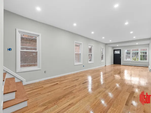 1703 East 46th Street image 2 of 21