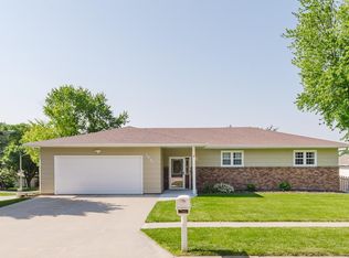 2001 Alaska Ave, Norfolk, NE 68701