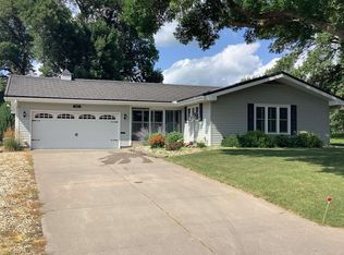 201 2nd Ave, Armstrong, IA 50514
