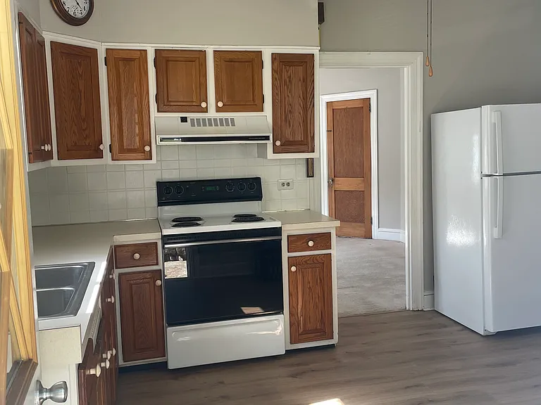 1524 Fairview St — Photo 12