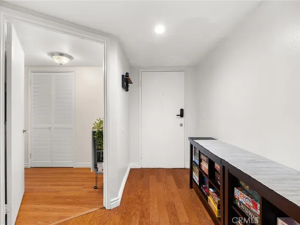 955 E 3rd St Unit 203, Long Beach, CA 90802