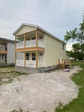 2nd image of 111 Pike St