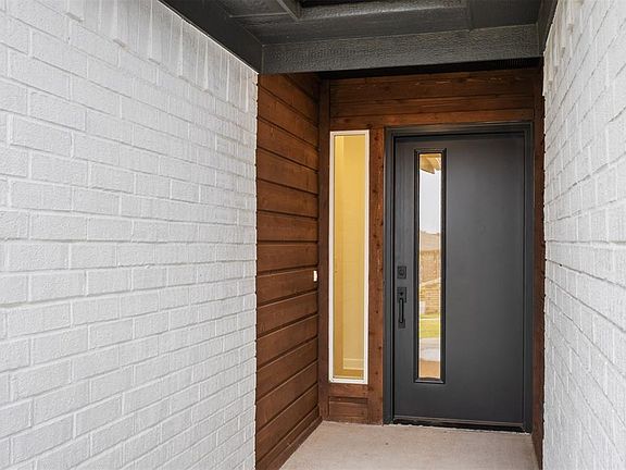 4th image of 20151 Park Ln