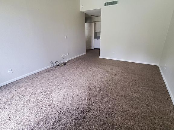 5th image of 720 E Camino Diestro