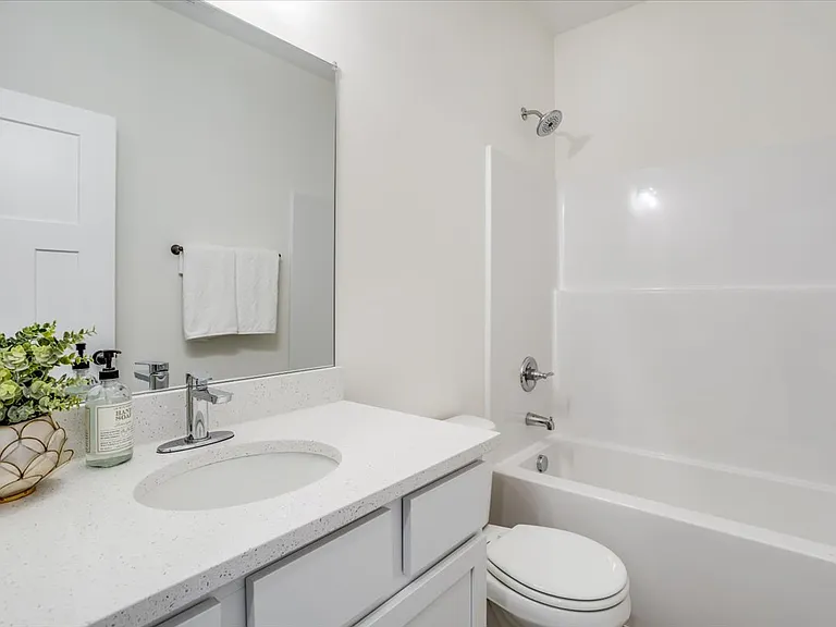 419 Briarbrook Ln — Photo 5