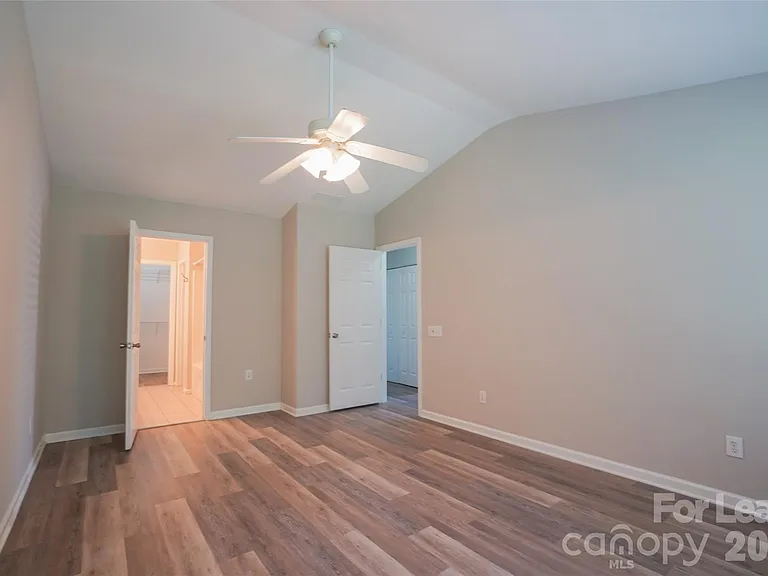 2411 Normancrest Ct — Photo 13
