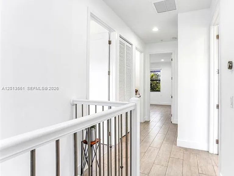 20919 NW 1st Dr #Townhouse 20919 — Photo 20