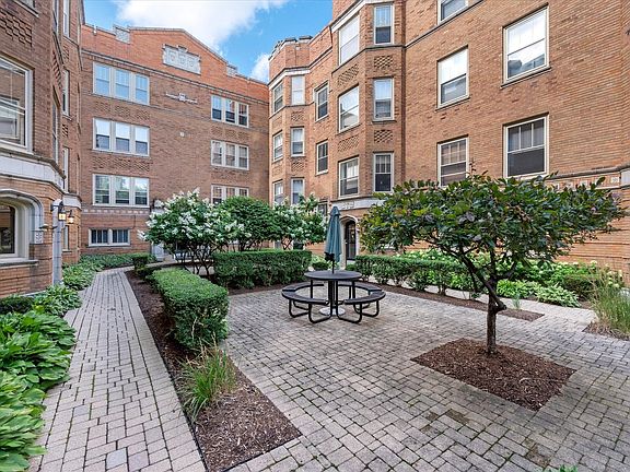 2nd image of 615 W Washington Blvd #1N