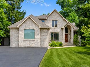 3757 Bendelow Rd, Rochester Hills, MI 48307