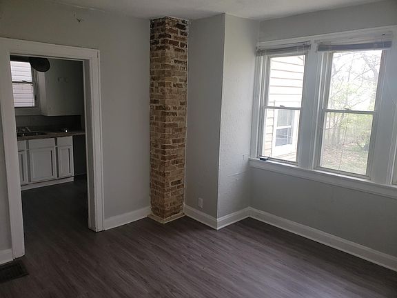 4th image of 833 Fairwood Ave