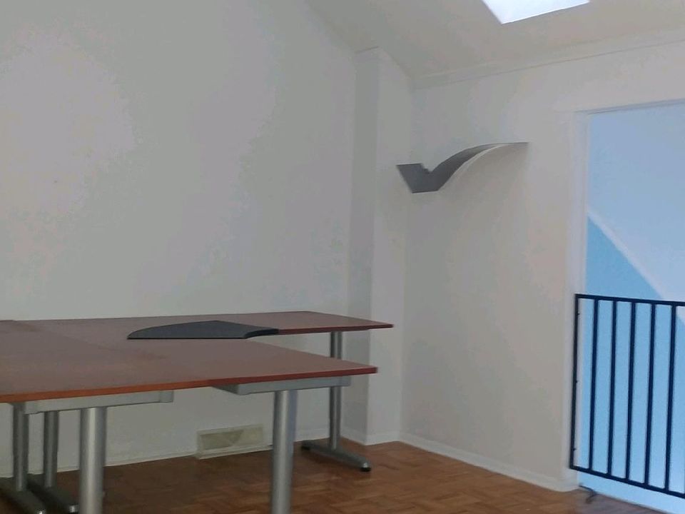 1st image of 1030 Rue Madora