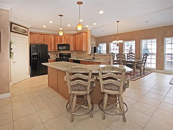 2nd image of 6427 Cricklewood Green Ln