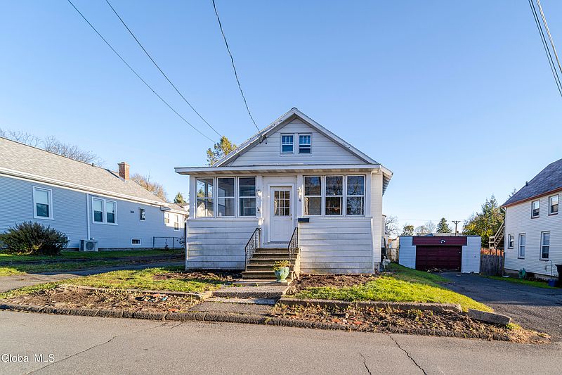 2nd image of 4 Plum Avenue