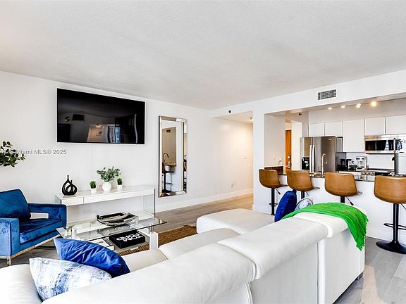 2nd image of 1200 Brickell Bay Dr APT 2923