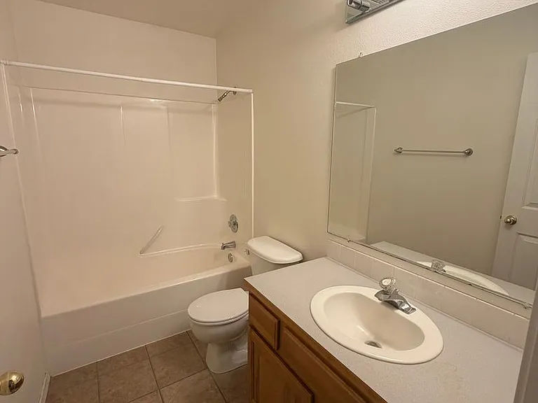 9545 Goodrich Rd SE — Photo 7