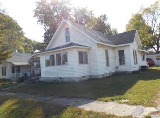 438 Bicknell St, Centralia, IL 62801