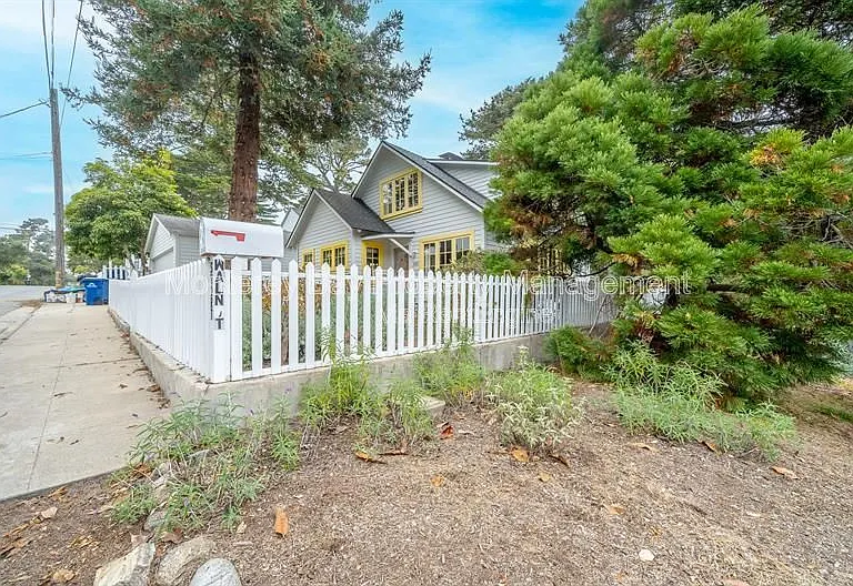 862 Short St — Photo 32