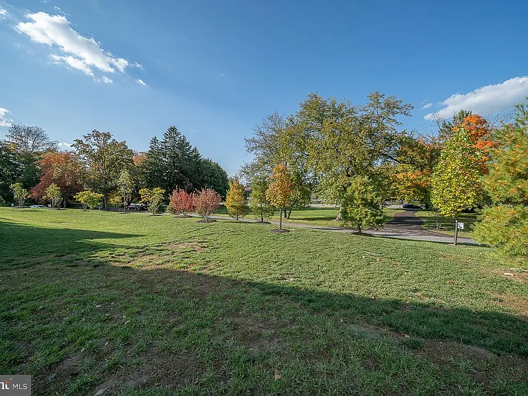 3701 Parris Blvd — Photo 64