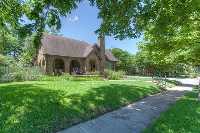 1st image of 2245 W Magnolia Ave