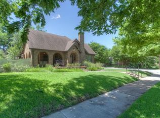 2245 W Magnolia Ave, Fort Worth, TX 76110