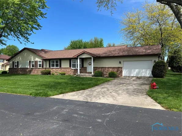 9 Augusta Dr, Bowling Green, OH 43402
