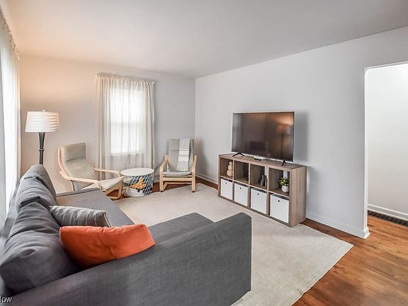 3rd image of 632 Lurie Ave