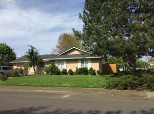 1781 SE Queenborough St, McMinnville, OR