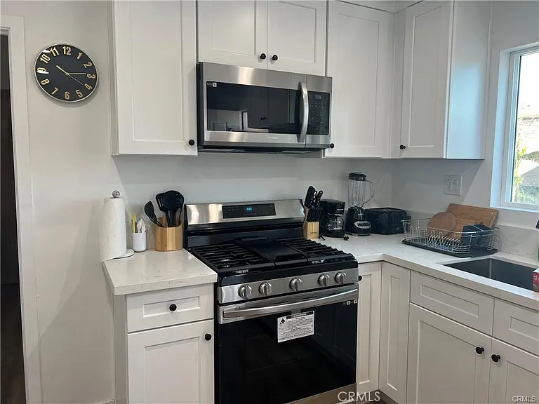 1441 S Cloverdale Ave #1/2 — Photo 5