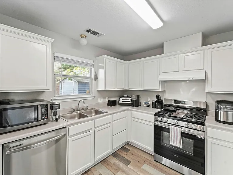 9000 Wellesley Dr — Photo 18