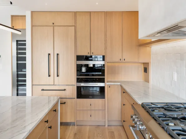 65 East 96th Street image 2 of 20