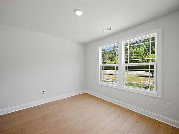 4th image of 125 Bracewell Ln