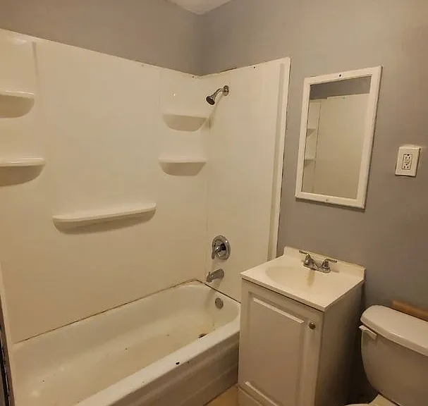 2252 S Whipple St — Photo 1