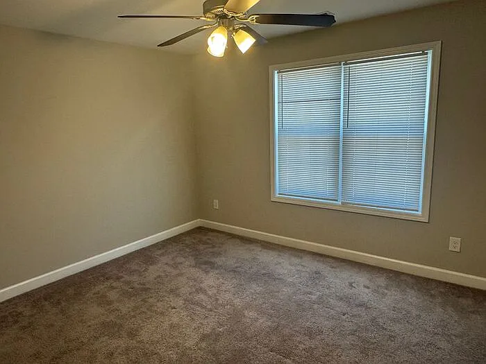 213 N Oak St #A — Photo 10