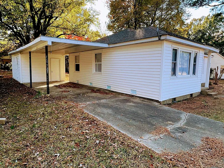 907 Poplar Ave — Photo 24