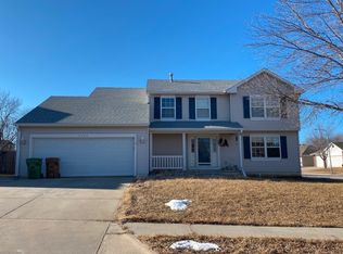 2702 Hunter Dr, Bellevue, NE 68123