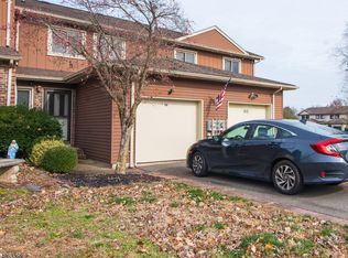 68 Canterberry Cir, Flemington, NJ 08822