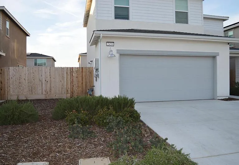 2459 Robledo Way — Photo 3