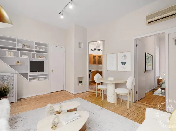 55 Hicks Street image 2 of 8