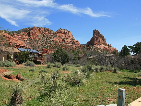 2nd image of 80 Canyon Trl