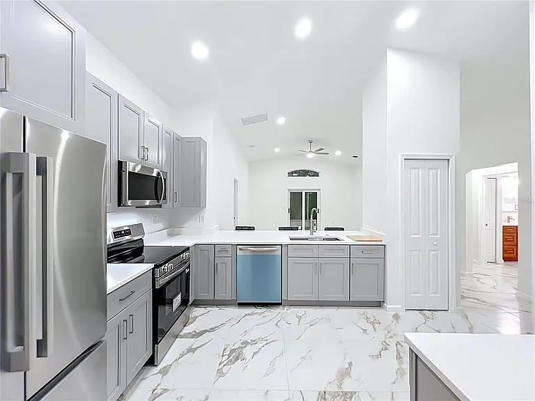 11148 Pinewood Cove Ln — Photo 12