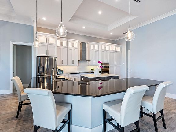 5th image of 429 Waterleaf Ct