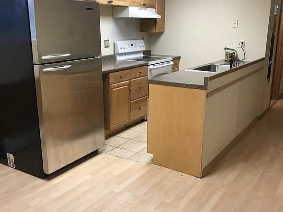 5th image of 2591 Garnet Dr #2