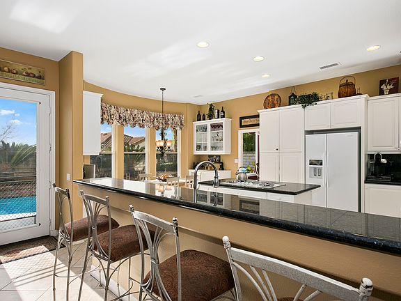 5th image of 22 Kennedy Ct