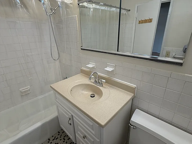39 E 39th St #2L — Photo 28